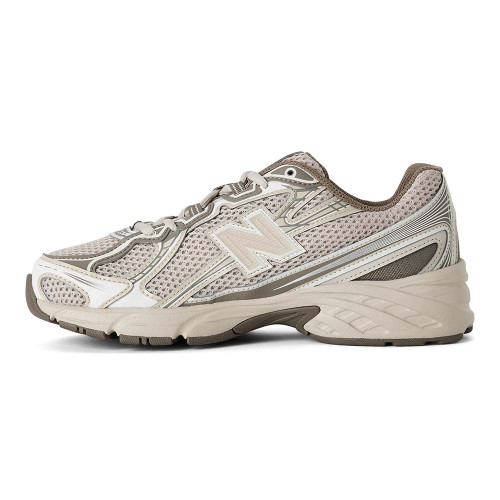 New Balance 740